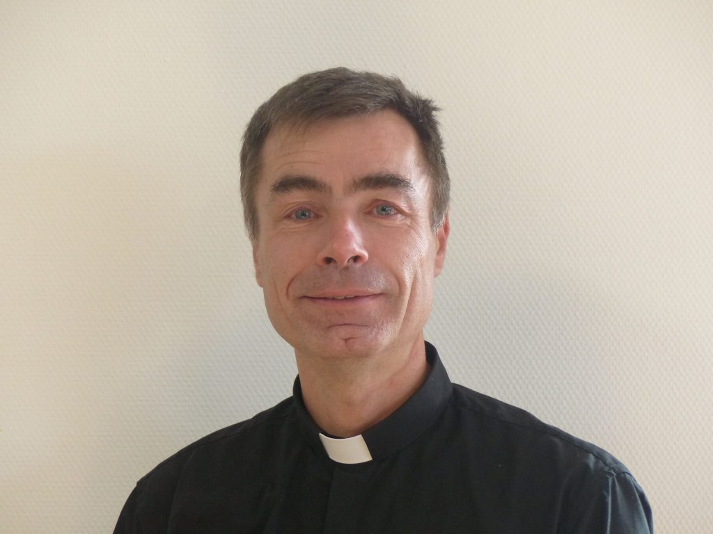 Curé
Chancelier du diocèse
Prêtre référent à l'aumônerie CGE
Délégué diocésain du séminaire interdiocésain